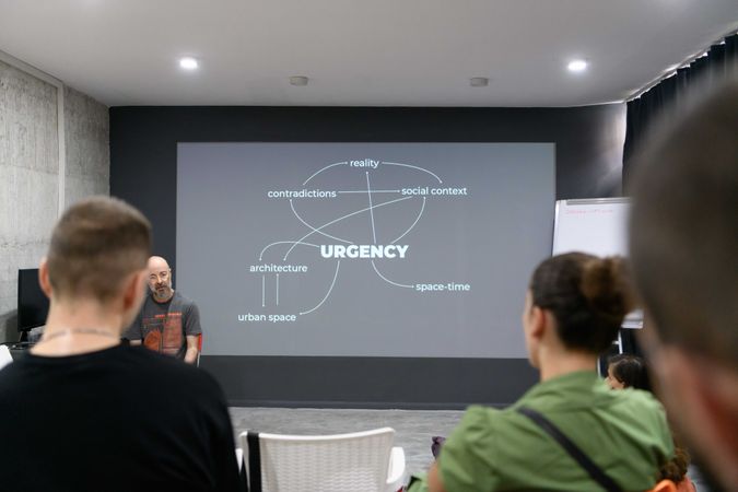 The Urgent Artist Toolkit - from workshop to atelier